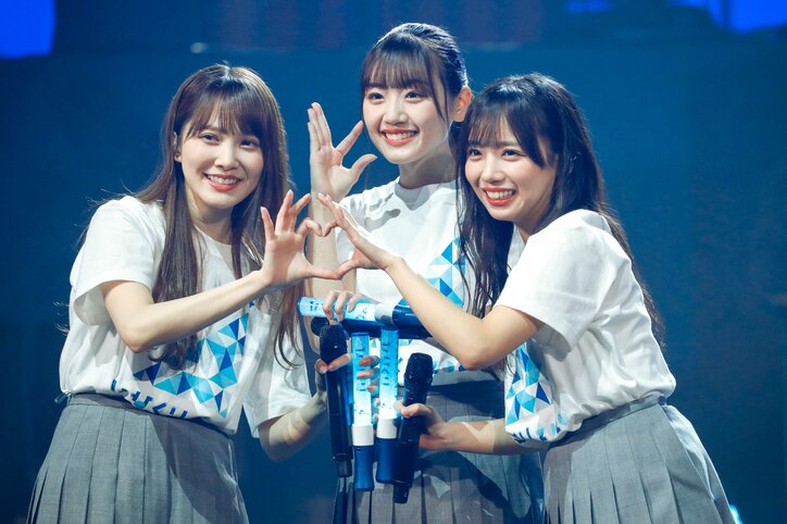 日向坂46、聖夜に“ファンタジーな世界“のパフォーマンスでおひさま魅了 松田好花が涙の復帰 宮田愛萌も影ナレで登場した22人の「ひなくり2020」