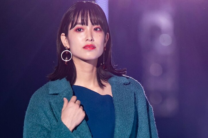 けやき坂46佐々木久美が『TGC』モデルデビュー、”胸を張って”堂々ランウェイ歩く