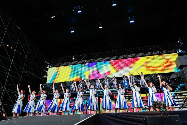 【W-KEYAKI FES. 2021 Day2】日向坂46、青空の下で“欅の聖地公演”全15曲を熱演! おひさまにパワーをもらい「たくさんの愛を感じることができた」