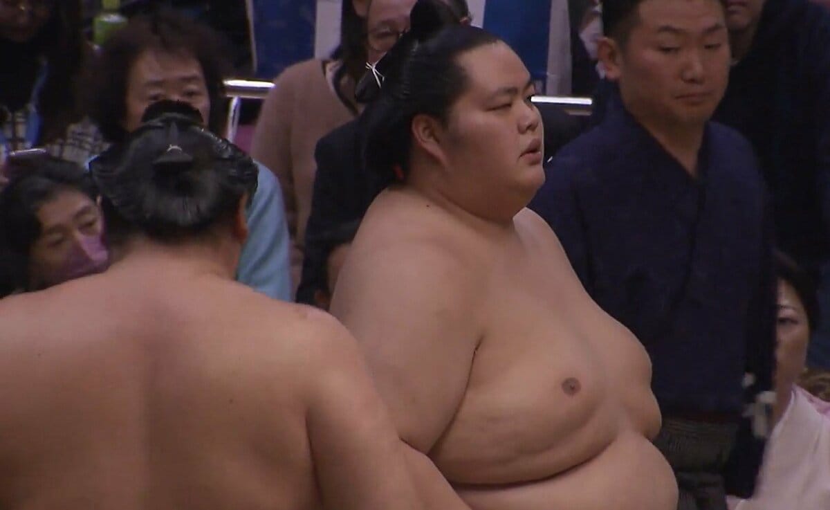 2ページ目) 大相撲、誤審珍事の最中に…琴櫻を気遣う一人の力士の