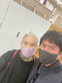 川崎麻世『母とニトリで買い物をして実家を大掃除』