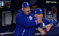 どこ見てんだよ！ ド軍・ロバーツ監督がブチギレ「怖すぎ」 “死球アピール”に… ベンチから飛び出して猛抗議「そりゃキレる」