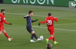 「エジルをよく…」鎌田大地、“レジェンドのインスパイア”を告白！ 話題の先制点は「みんなには狙ってないやろって（笑）」小野伸二も唸った天才技