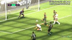 “韓国のベッカム”ソン・フンミンの“エグすぎる”低弾道クロス 「ミリ単位」で合わせた神業ヘッドが話題