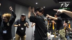 今年も控室の熱気はリーグNo.1か TEAM雷電、萩原聖人の倍満ツモに監督も選手も喜びの乱舞／麻雀・Mリーグ