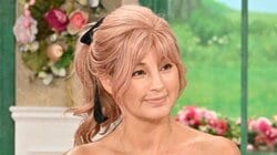 乳がんで右胸切除の梅宮アンナ、パッドなしチューブトップの衣装で「胸がなくても普通に生きていける」