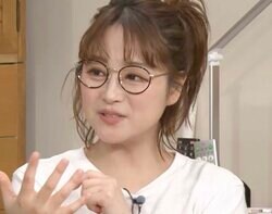 鈴木奈々、インスタには「下着載せてる」大胆な写真に「めちゃくちゃいい！」大絶賛