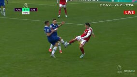 一般人なら骨折不可避 スパイク裏に足の甲が正面衝突に「今の危険すぎるぞ」と悲鳴続出