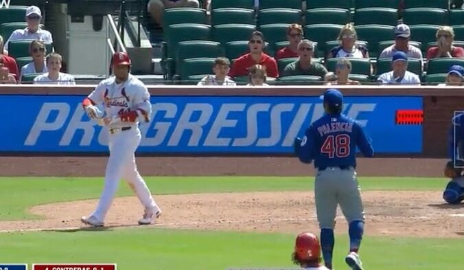 【写真・画像】球場騒然！ 死球にブチギレ… あわや乱闘「ヤバすぎ」「怖え」 打者が大激怒して詰め寄る→投手も“逆ギレ応戦”… 両軍が入り乱れる緊急事態　1枚目