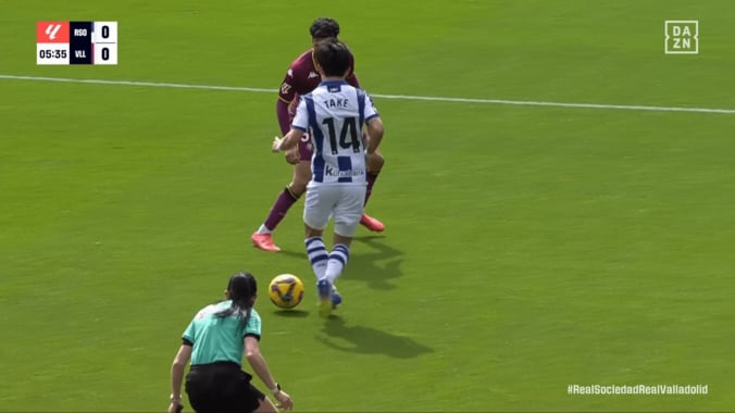 驚愕！ 久保建英の“神トラップ”が「うっま」「美しい」「何そのタッチ…」25mロングパスを左足アウトサイドで完璧コントロール→ラ・リーガ公式も即紹介 2枚目