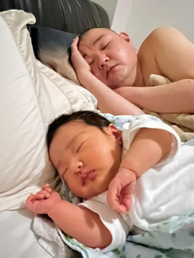  内山信二の妻、鏡見てるほどそっくりな娘と夫「顔はほぼパパ」  1枚目