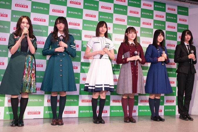 欅坂46の”ほんわかメンバー”が歴代衣装で登場！ 佐藤詩織は”欅らしさ”全開のオリジナル服に身を包む 1枚目