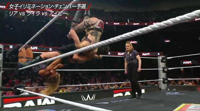 衝撃“ボディ”女子レスラー、2人同時に投げっぱなしジャーマン…逆さ吊りから腹筋力で雪崩式スープレックスも 5枚目