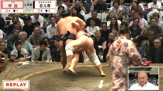 「親方より眼光が鋭いw」土俵下に“まさか”の大物 超真剣な眼差しに反響相次ぐ 2枚目