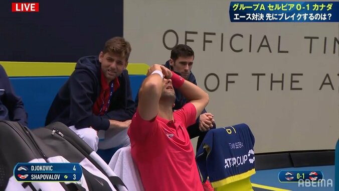 ジョコビッチを襲った眩しすぎるアクシデントがファンで話題「目薬のデリバリーが来た」／ATPカップ 1枚目