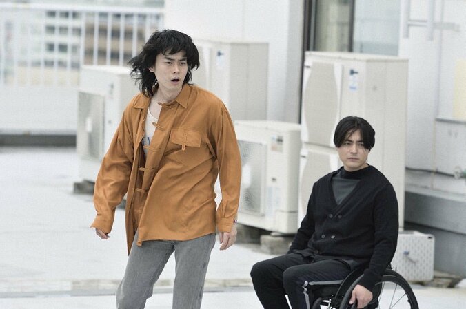 自殺の理由はいじめ？圭司（山田孝之）と祐太郎（菅田将暉）がぶち当たる“果てしなく深い闇”とは…『dele』第6話あらすじ（場面写真17枚） 3枚目