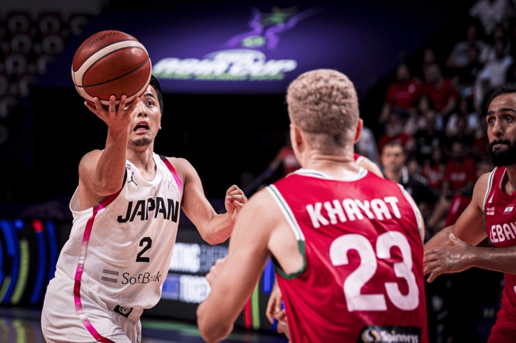 【写真・画像】衝撃！ バスケ日本代表エースが“超密着マーク”で消される…「とんでもないディフェンス」「無策は苦しい」富永啓生への“規格外フェイスガード”にSNS騒然　1枚目