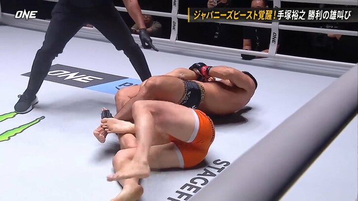 衝撃1本→歓喜のバク宙があわやレフェリー直撃、ブレイクダンス披露も…戦う栃木の“最強米農家”の独壇ショーに場内大歓声