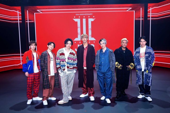 三代目JSBがファンと共に過ごしたクリスマス・イヴ、スペシャルな楽曲、愛のドッキリ、未来への誓い…いつまでも三代目でいるために【ライブレポート】