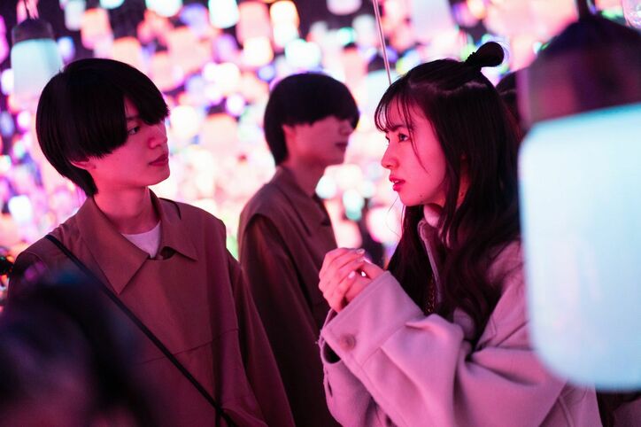 吉⽥伶⾹を巡り男⼦3⼈がデートでアプローチ︕前代未聞の急展開『恋オオカミ』第2話