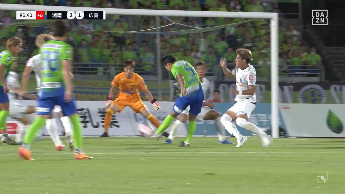 嘘だろ？“ネクスト遠藤航” の衝撃ゴラッソ炸裂で首位・広島を撃破