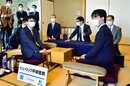 藤井聡太棋聖「大きな舞台で戦えるの楽しみ」3連覇か、奪取か 永瀬拓矢王座と前日検分／将棋・棋聖戦五番勝負第1局
