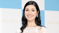 アンミカ「現代のクレオパトラ」別人のように変わったヘアスタイル公開