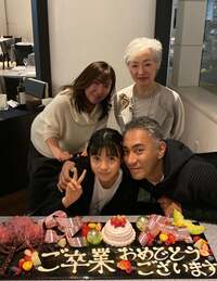 市川團十郎白猿『おめでとう』