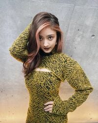 谷まりあのスタイル際立つタイトワンピ動画に「パーフェクトボディ」「ほんまに美しい」と絶賛の声