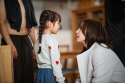 おにぎりの中に結婚指輪…篠田麻里子演じる不倫妻の昼ドラ感溢れる嫌がらせ演出『離婚しない男』