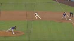 大谷翔平が「メンタル強すぎ」 解説者がドン引き… 9回裏の緊迫した場面で“いきなり初球スタート”→爆速盗塁を決めて球場騒然