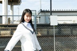 “高身長×ベビーフェイス”百田汐里、かわいらしさと大人っぽい表情が“交差” デジタル写真集が配信スタート