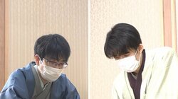 藤井聡太三冠、最年少四冠かけた一局は「角換わり」1日目午前中で64手目まで進むスピード進行、中盤の難所に突入／将棋・竜王戦七番勝負