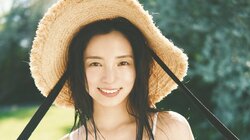 女優・入来茉里、35歳の色香あふれる撮り下ろし 『FLASH』1年半ぶりの登場