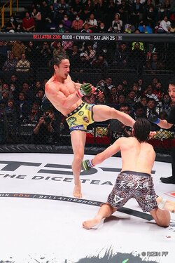 矢地祐介、話題の“恋愛”よりもドラマチックな“復活”の逆転KO劇