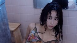 人気コスプレイヤー・いくみ、“同人グラビアの女神”が覚悟と新境地のグラビア 『FLASH』登場