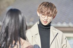 ロングコートにタートル、眼鏡…女子ウケ抜群！？イケメン高校生・とらいの大人っぽコーデに長谷川慎「落としにかかってる」『恋ステ』#2