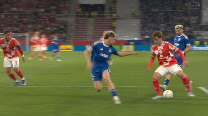 佐野海舟が「マジでエグい」 マーク2人をダブルタッチで抜き去る驚異の突破「うますぎて笑えてくる」称賛の声 4枚目