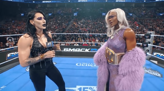 リア・リプリー（写真左）とジェイド・カーギル（同右）