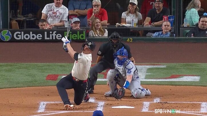 【写真・画像】カーショーも大はしゃぎ！ 大谷翔平の“代役1番”、いきなり先頭打者弾でド軍ベンチがお祭り騒ぎ…SNSも沸騰　1枚目