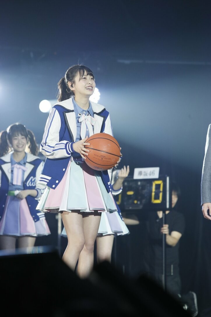 HKT宮脇咲良がセンターで『二人セゾン』を披露! “対決”では欅坂が勝利