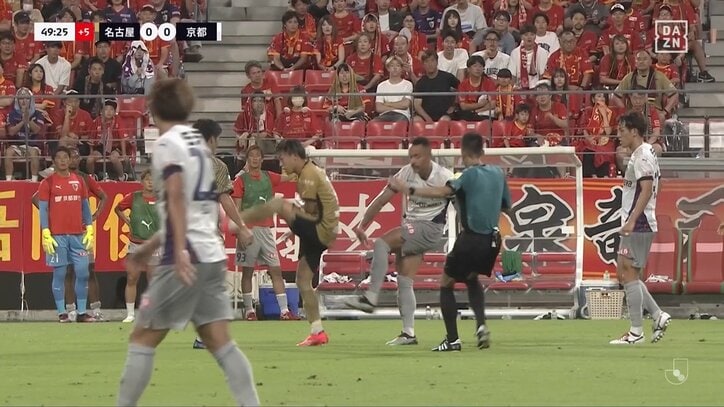 【映像】厳しい？物議を醸す“リスタート妨害”の瞬間