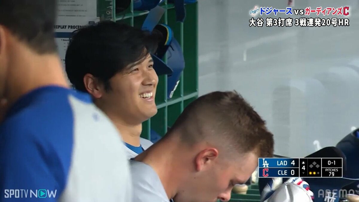 え…？』大谷翔平の特大HRに敵地ファンが動けなくなる 逆方向＆巨壁越え