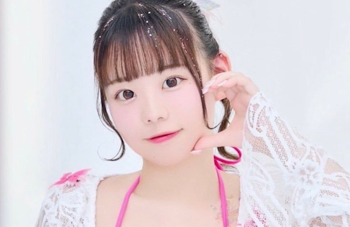 まいまい♡ 結構露出するタイプのアイドルなんですね…」ベビーフェイスの年齢不詳