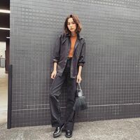 桐谷美玲、シャツとデニムの"パンツコーデ"を公開 「夫婦揃ってかっこよすぎ」と絶賛の声