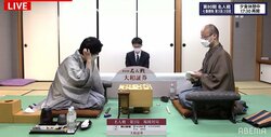 渡辺明名人が主導権握る 斎藤八段は勝負所 夕食休憩をはさんで終盤戦へ／将棋・名人戦七番勝負