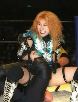  北斗晶、デビュー40周年迎え昔の写真を公開「こんな風になってしまった」 