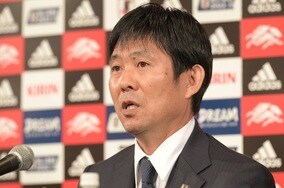 「まだまだ新しい時代の入口にしか過ぎない」森保監督が帰国会見で決意！吉田麻也の話を聞きながらメモも【W杯】
