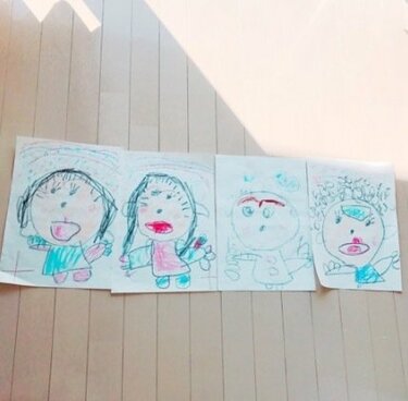 加護亜依、長女が描いた「似顔絵」に感動 生まれたばかりの息子の姿も