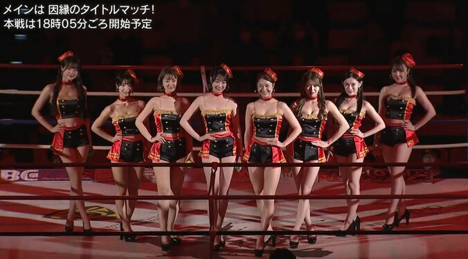 美女ラウンドガールが“強肩発動” 見事な一投に「強肩おったな」「凄い飛んだ」驚きの声 2枚目